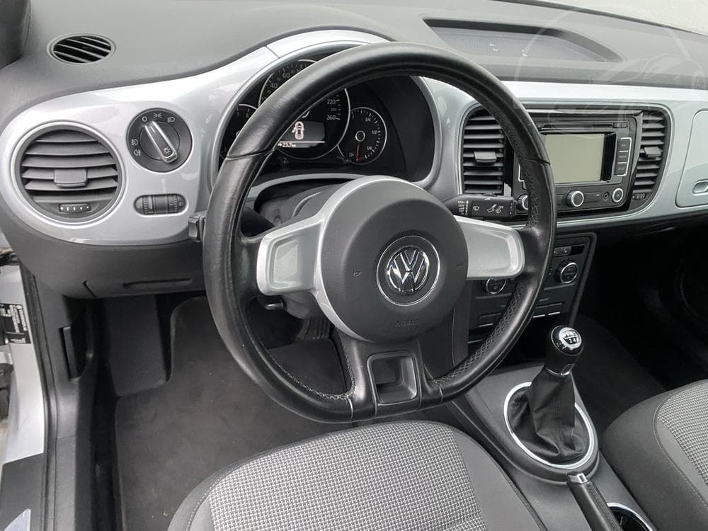 2012 Volkswagen BEETLE - 12