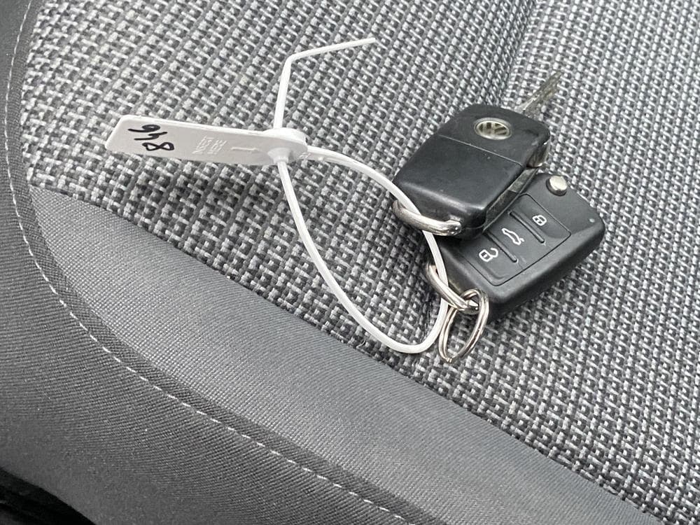2012 Volkswagen BEETLE - 16