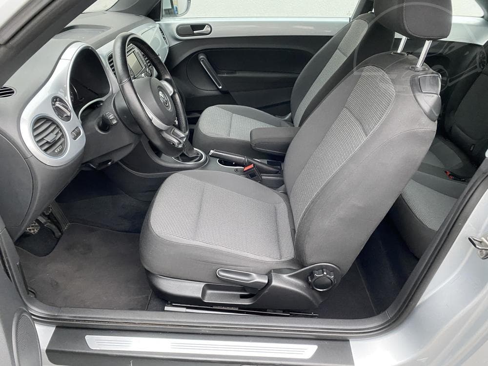 2012 Volkswagen BEETLE - 9