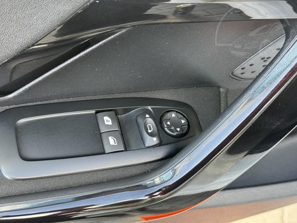 2016 Peugeot 208 - 11