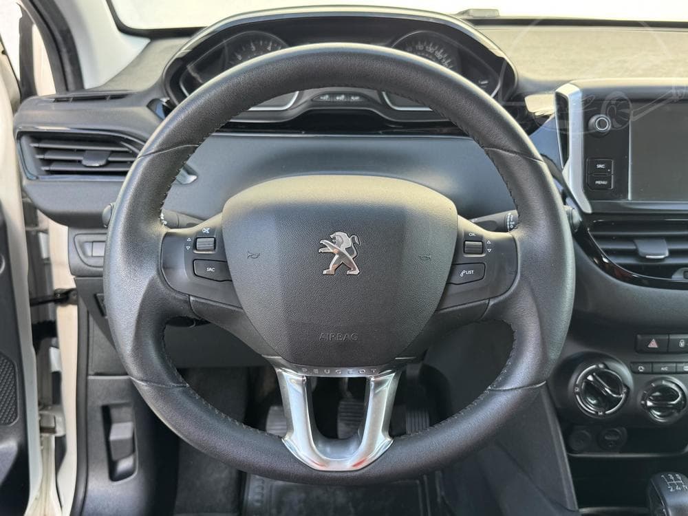 2016 Peugeot 208 - 14