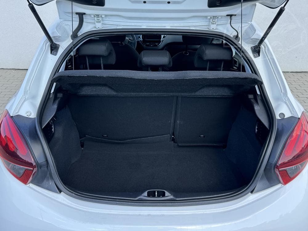 2016 Peugeot 208 - 7
