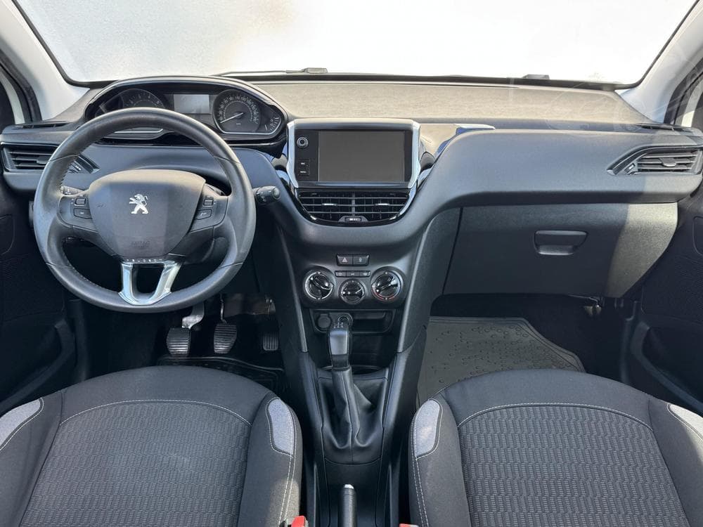 2016 Peugeot 208 - 8