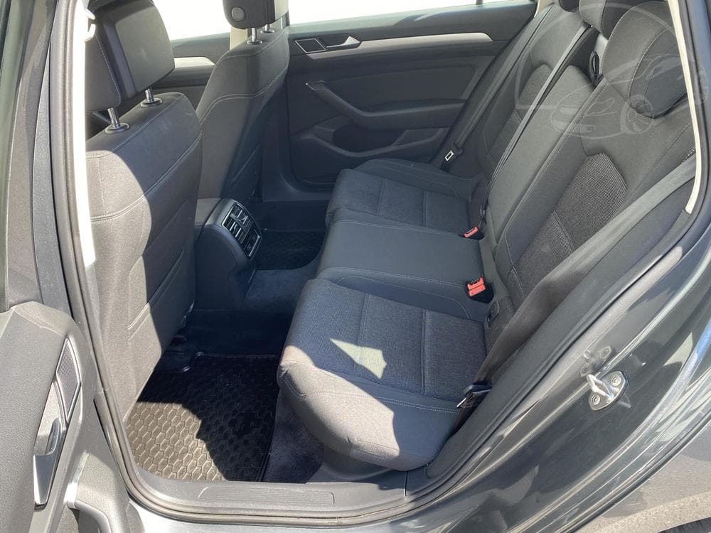 2015 Volkswagen PASSAT - 19
