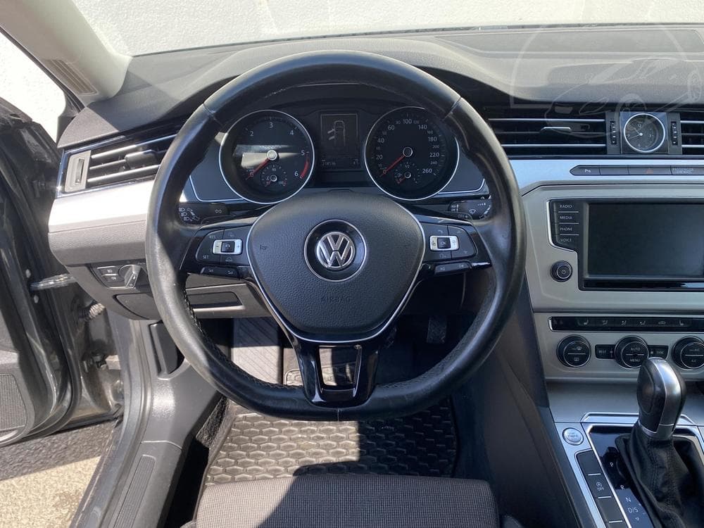 2015 Volkswagen PASSAT - 21