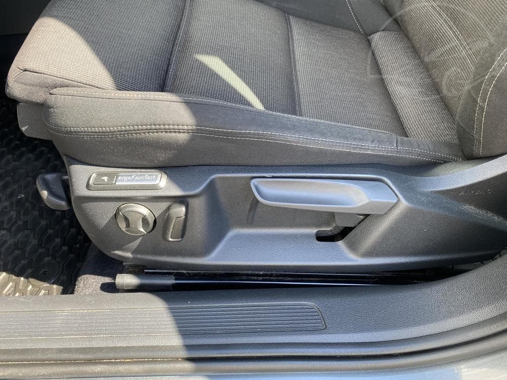 2015 Volkswagen PASSAT - 27