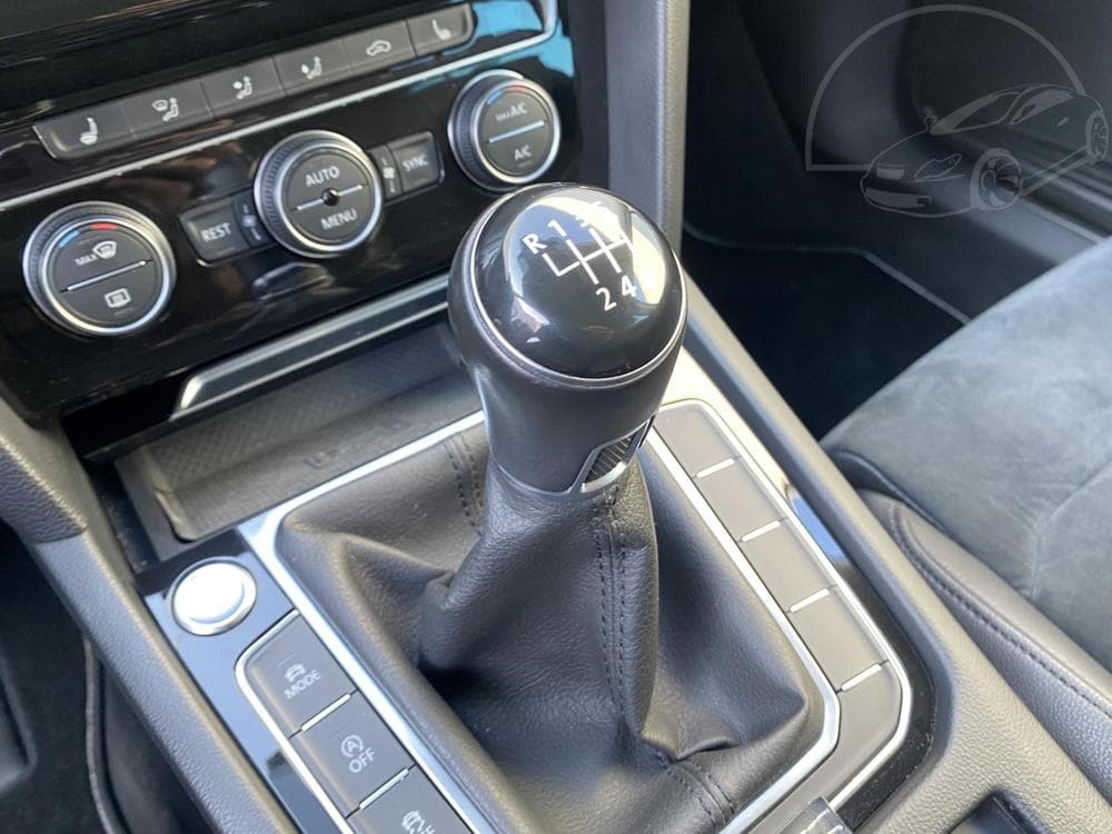 2015 Volkswagen PASSAT - 49