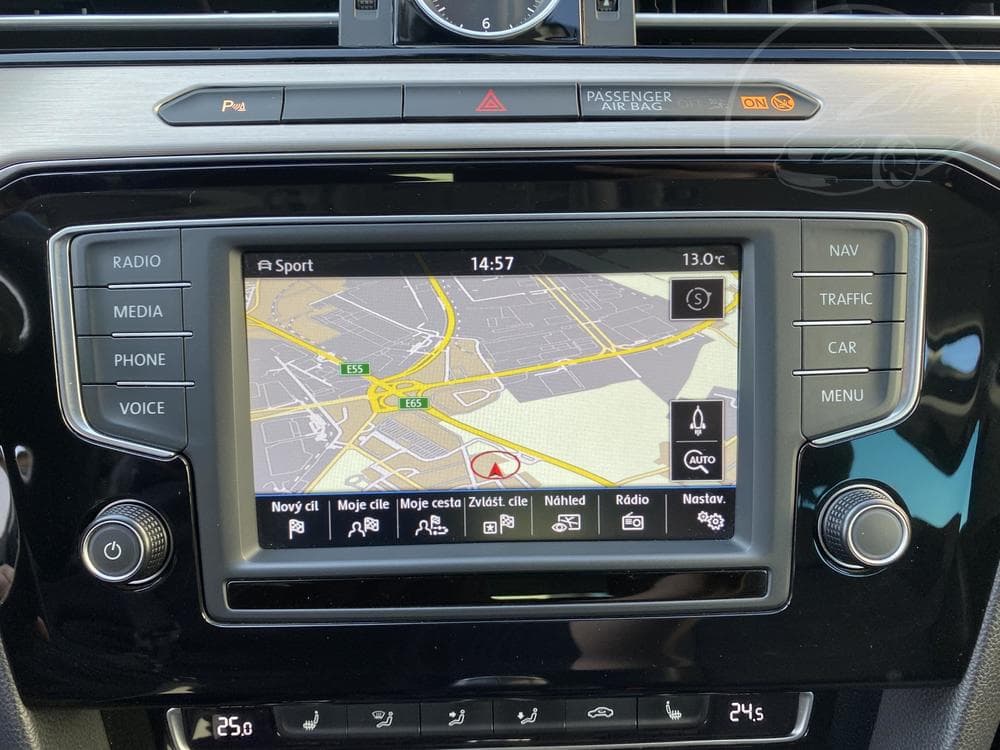2015 Volkswagen PASSAT - 55