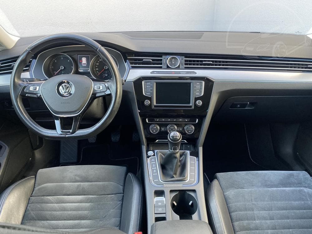2015 Volkswagen PASSAT - 22