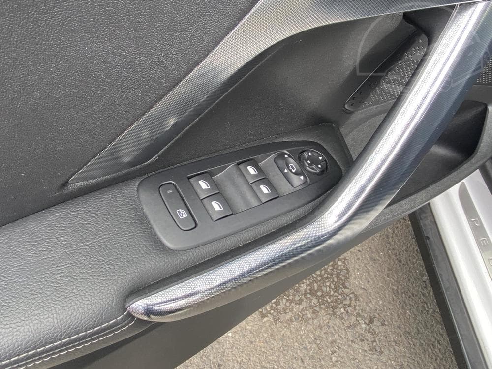 2013 Peugeot 2008 - 12