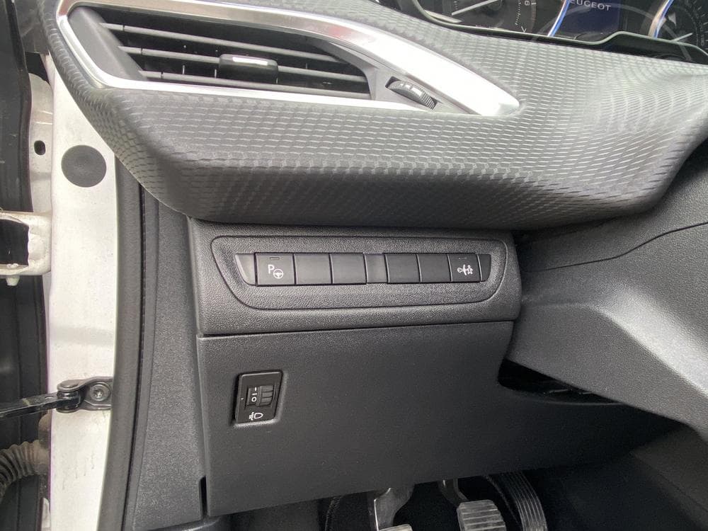 2013 Peugeot 2008 - 13