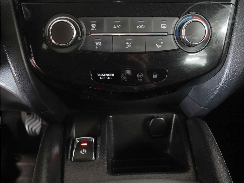 2016 Nissan QASHQAI - 19