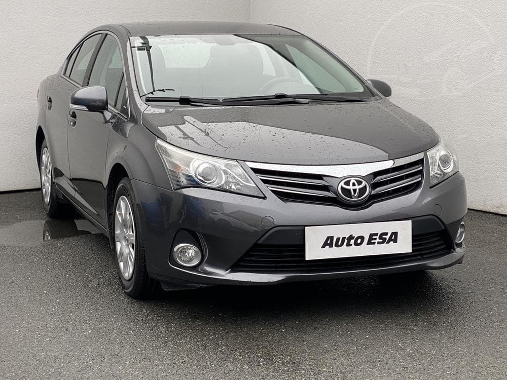 2012 Toyota AVENSIS