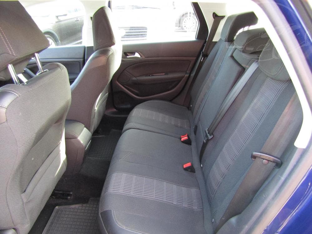 2017 Peugeot 308 - 11