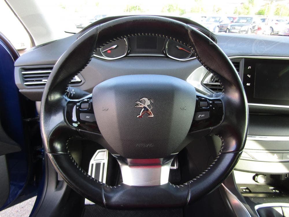 2017 Peugeot 308 - 13