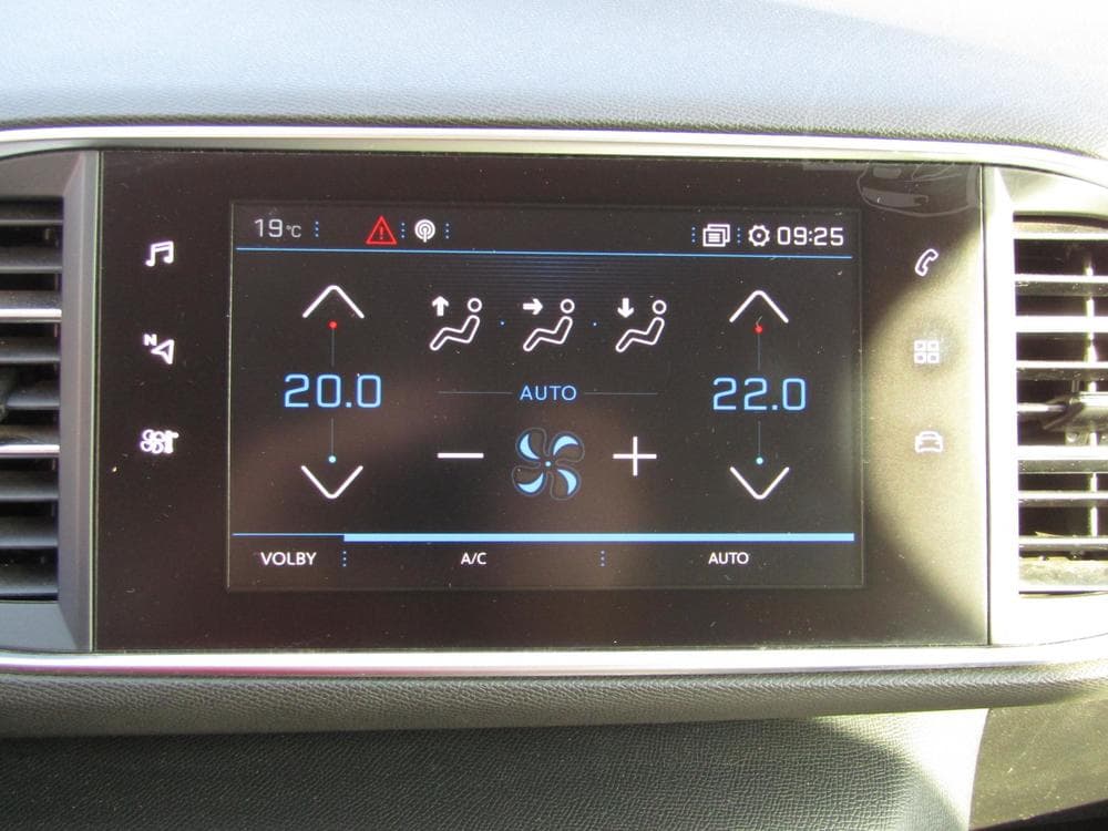 2017 Peugeot 308 - 16