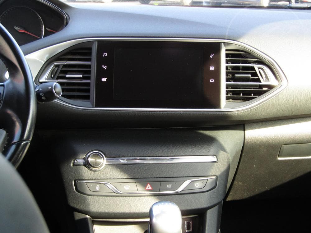 2017 Peugeot 308 - 9