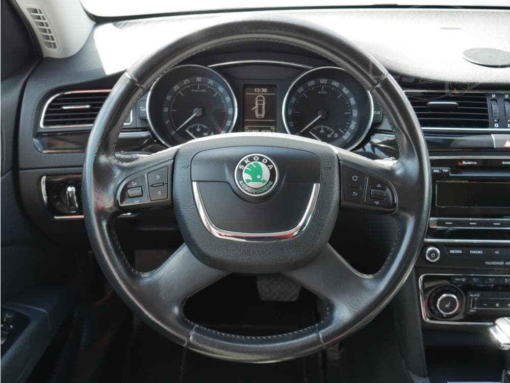 2012 Škoda SUPERB - 11