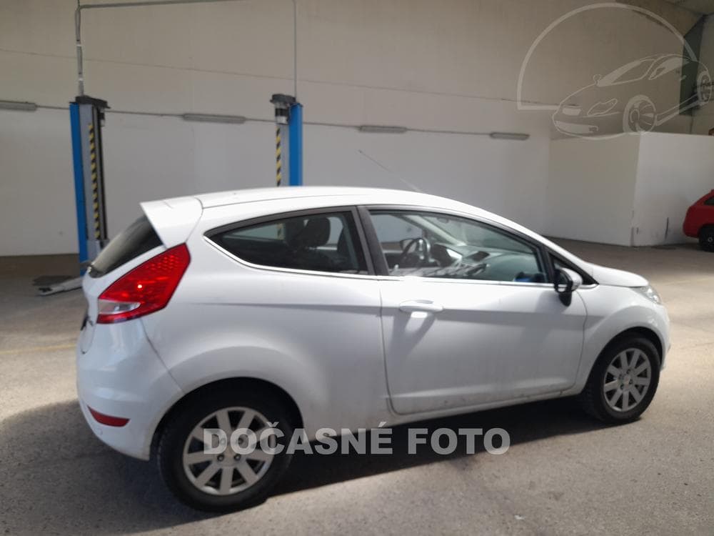 2010 Ford FIESTA - 3
