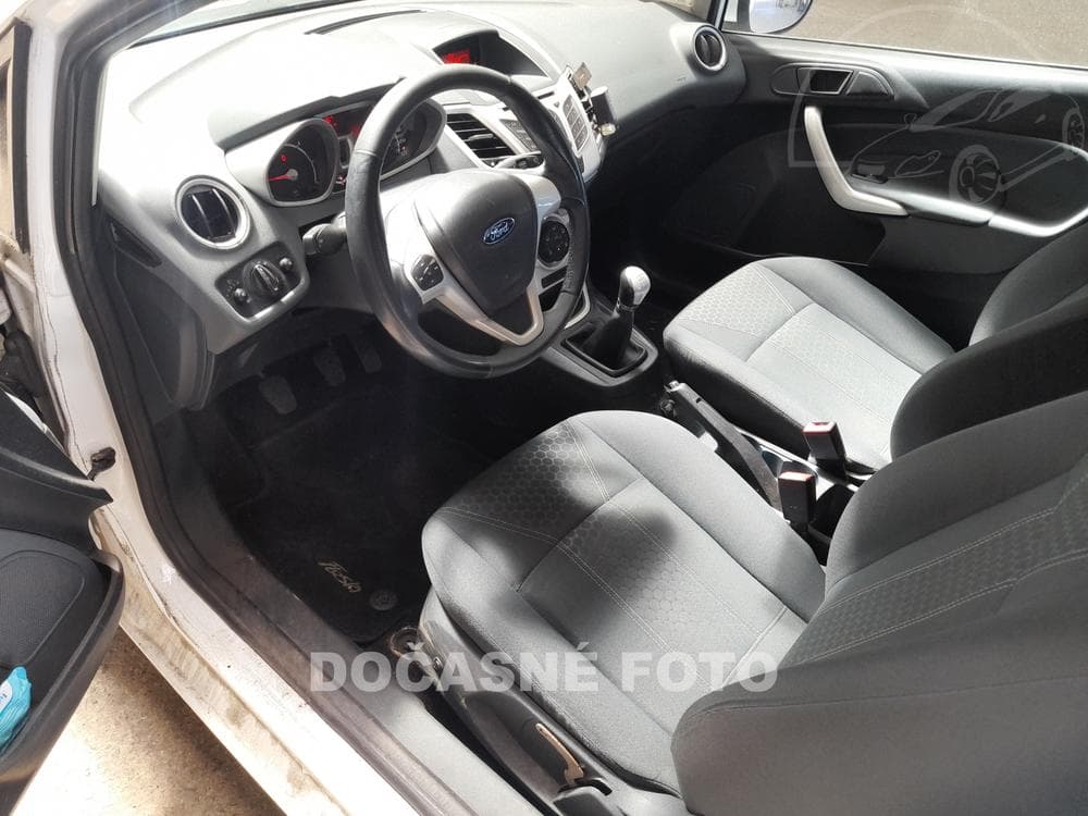 2010 Ford FIESTA - 5