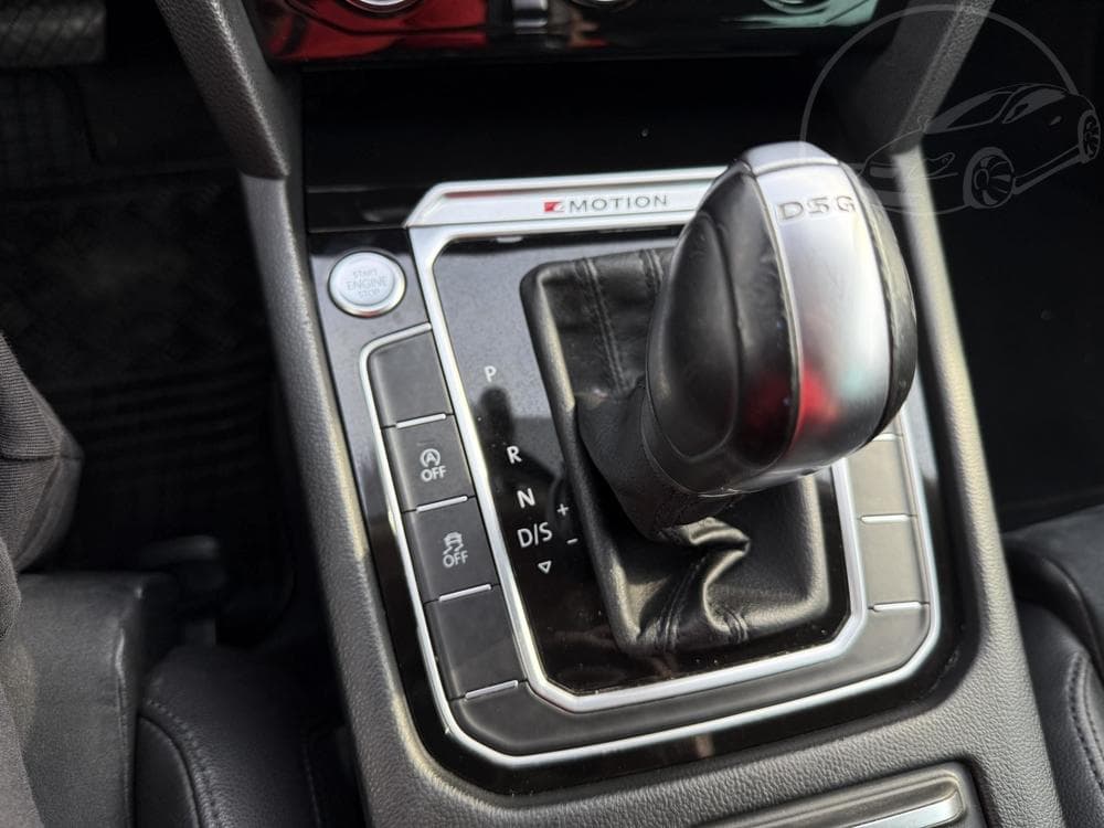 2016 Volkswagen Passat - 18