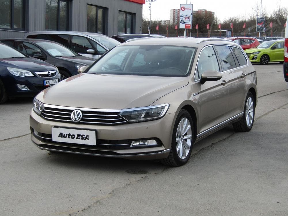 2016 Volkswagen Passat - 3