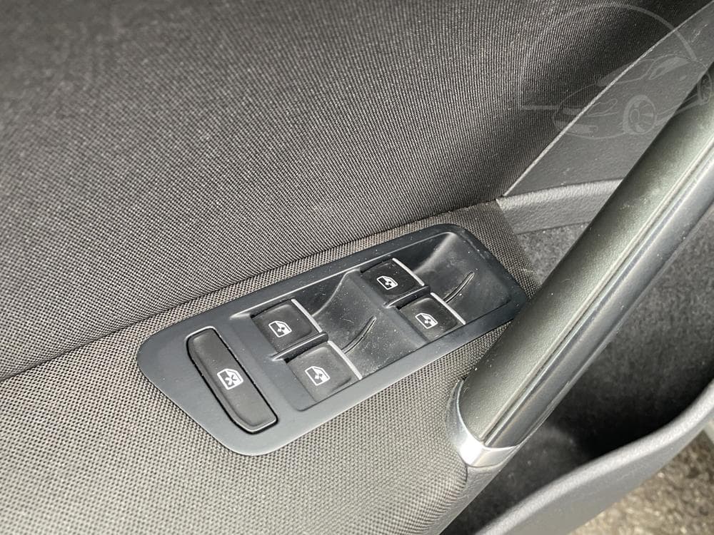2018 Volkswagen GOLF - 37