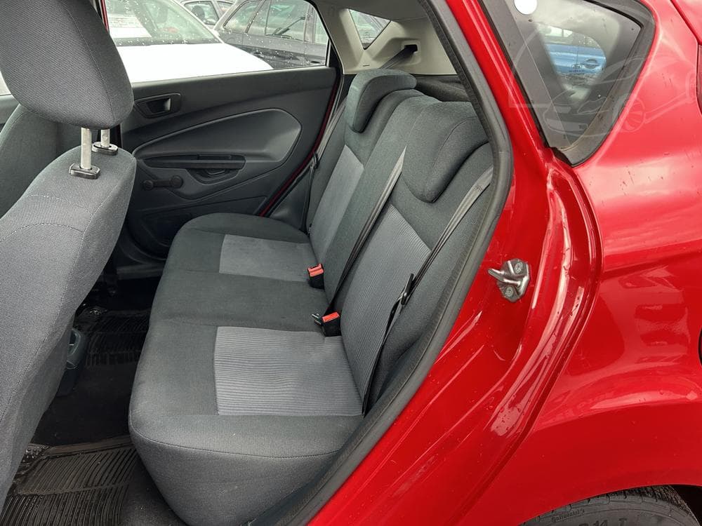 2010 Ford FIESTA - 10