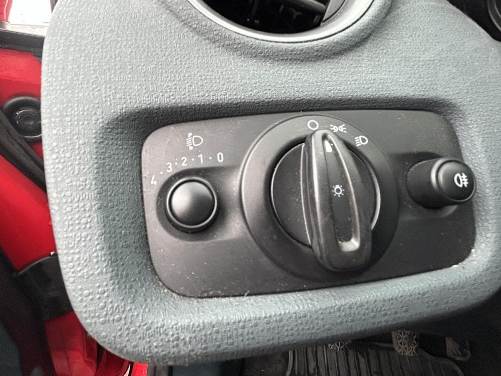 2010 Ford FIESTA - 13