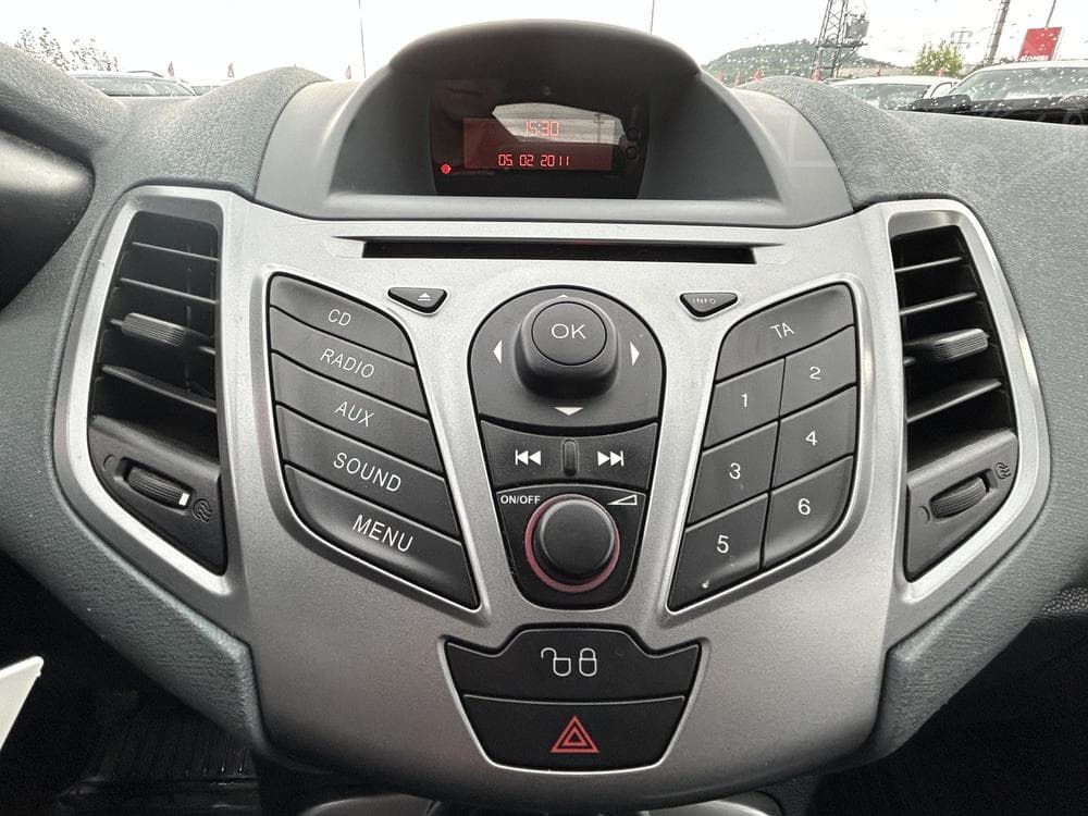 2010 Ford FIESTA - 15