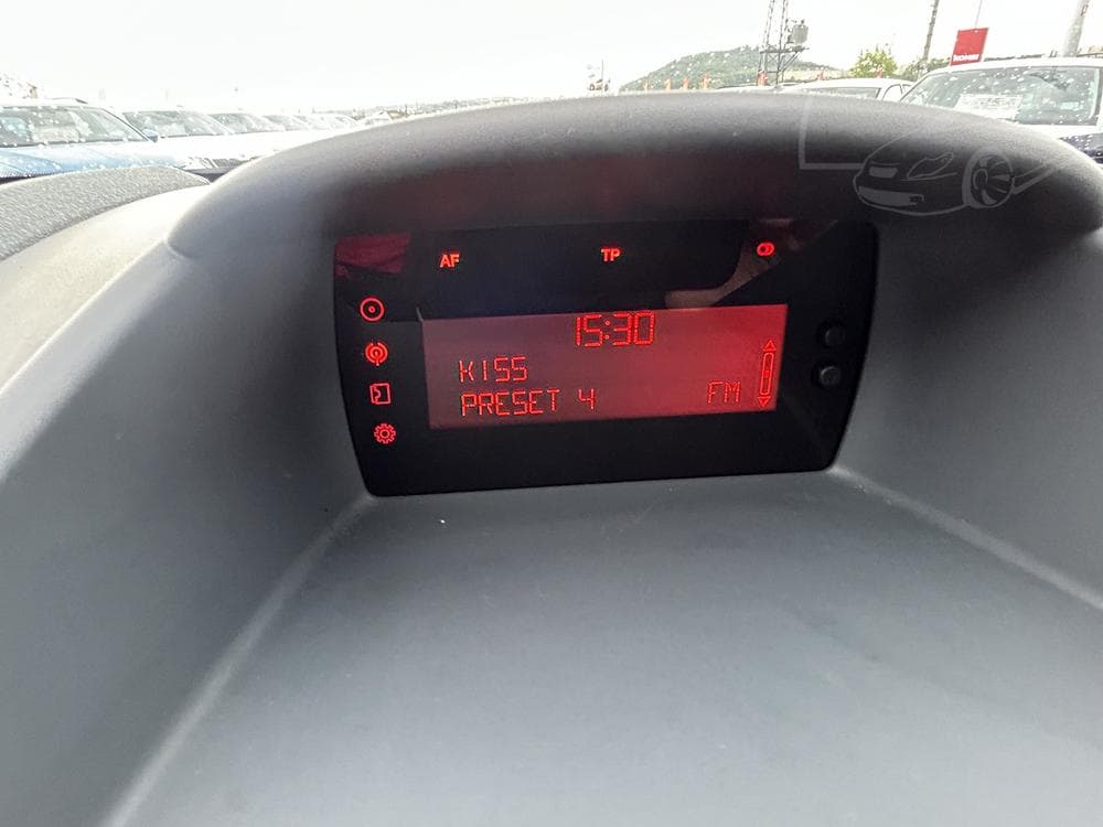 2010 Ford FIESTA - 16