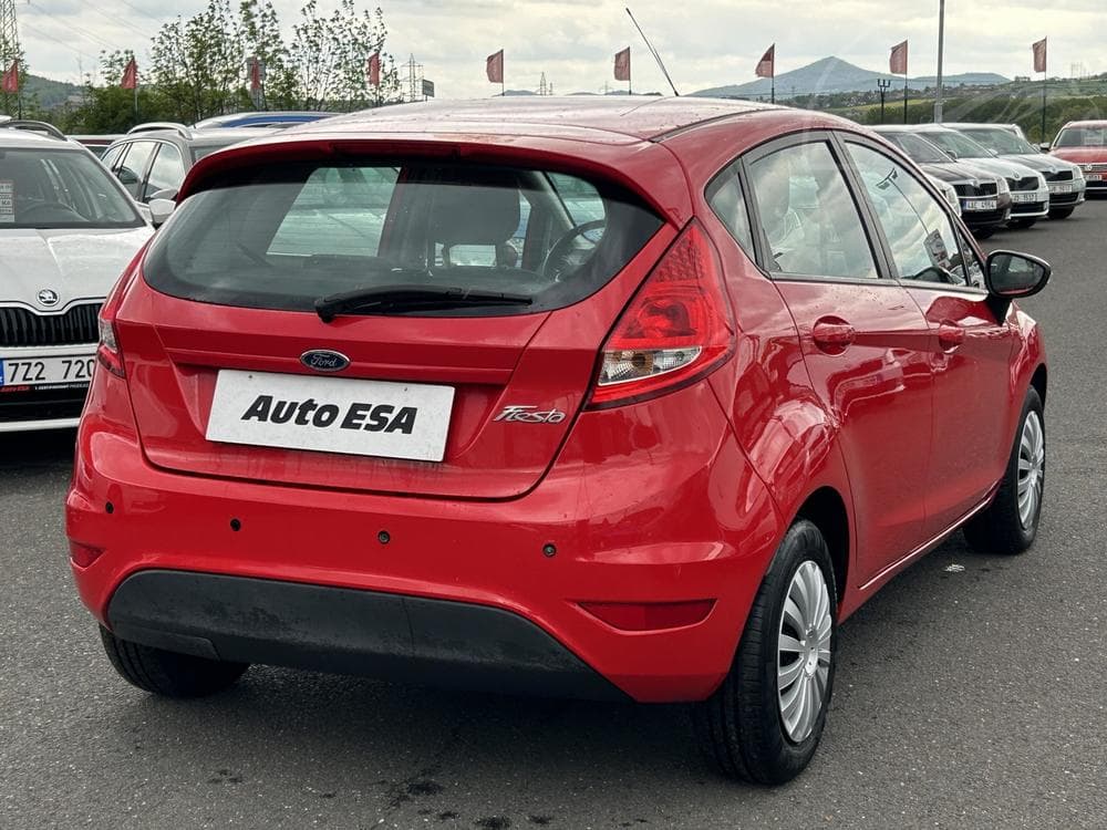 2010 Ford FIESTA - 4