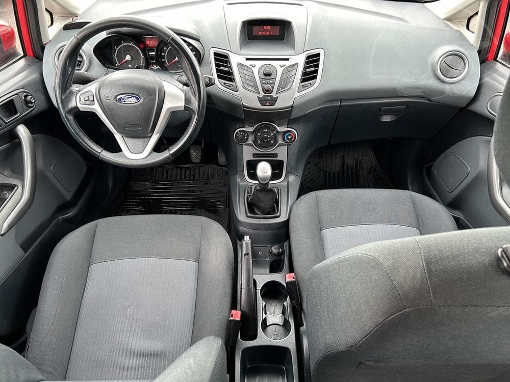 2010 Ford FIESTA - 8