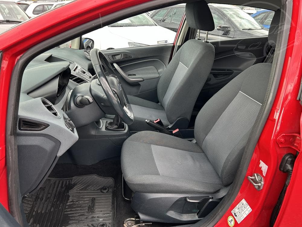 2010 Ford FIESTA - 9