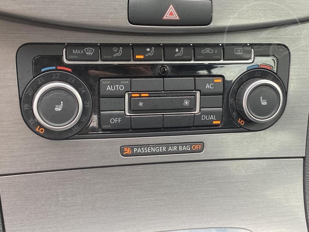 2012 Volkswagen PASSAT - 29