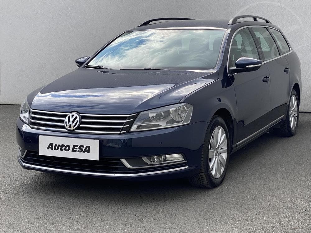 2012 Volkswagen PASSAT - 5