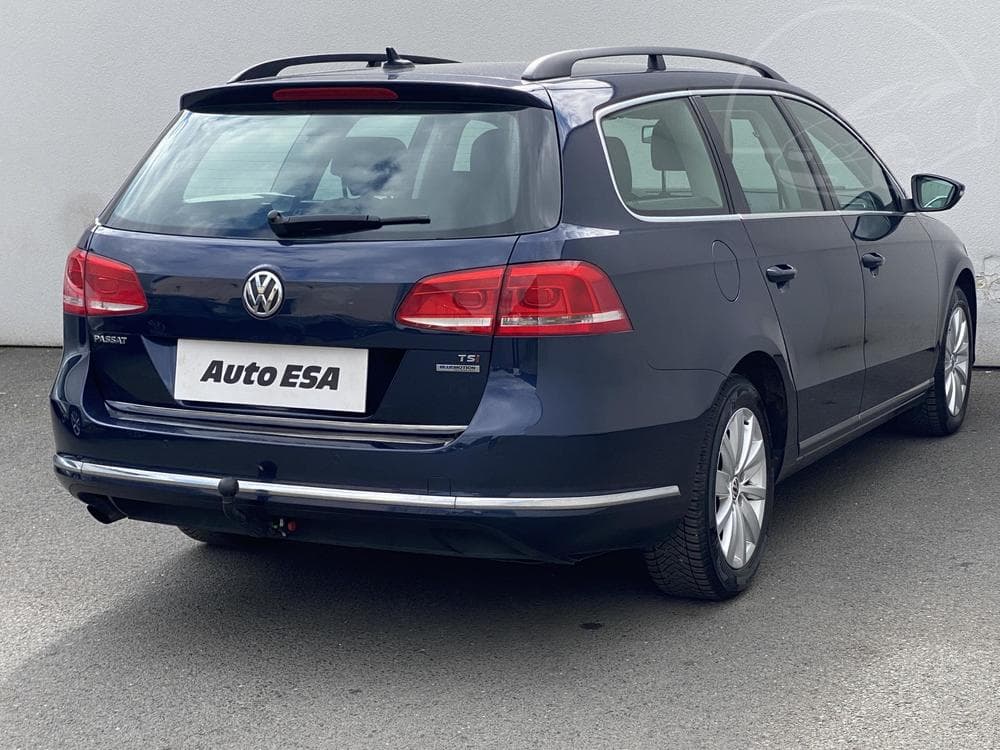 2012 Volkswagen PASSAT - 7