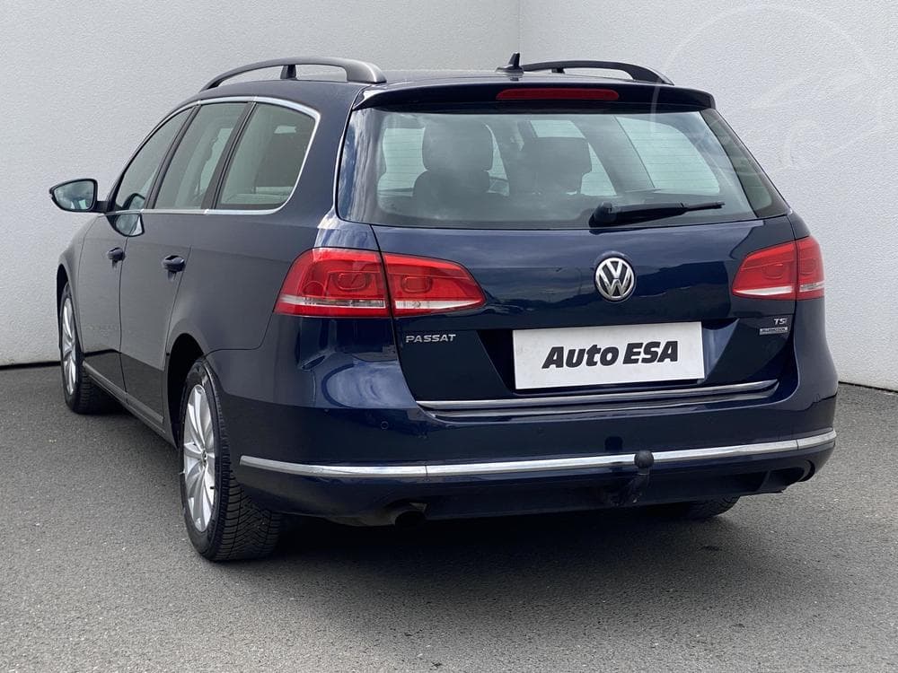 2012 Volkswagen PASSAT - 11