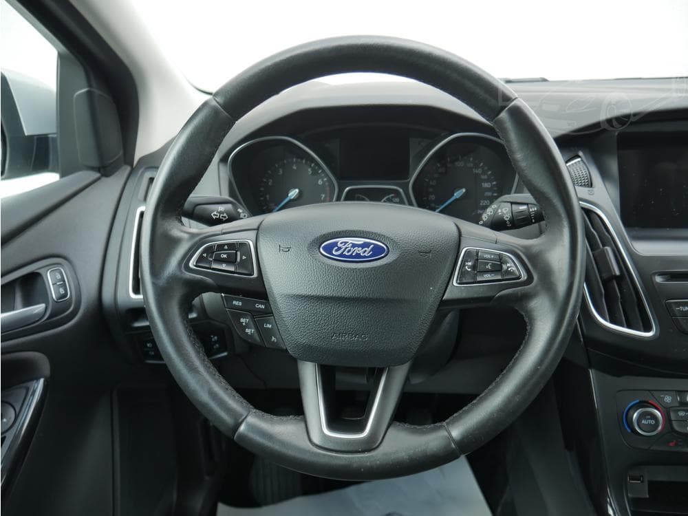 2017 Ford FOCUS - 11