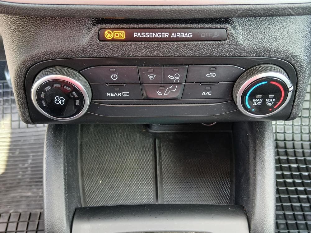 2019 Ford FOCUS - 17