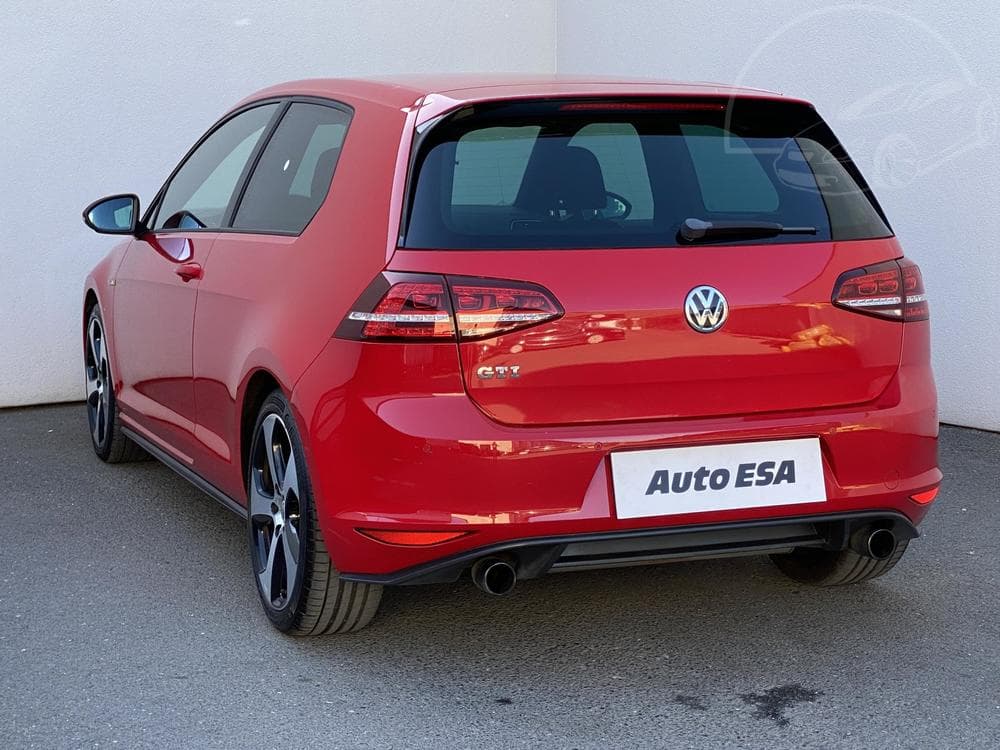 2013 Volkswagen GOLF - 16