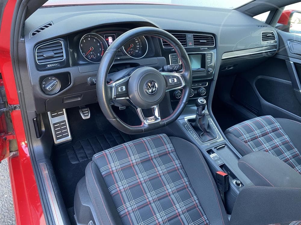 2013 Volkswagen GOLF - 22