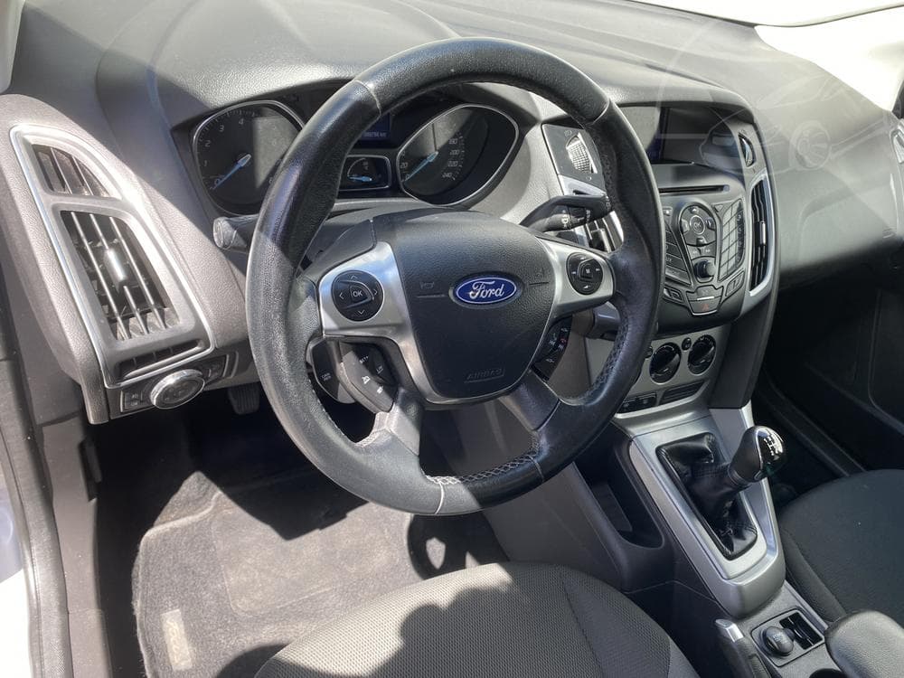 2011 Ford FOCUS - 12
