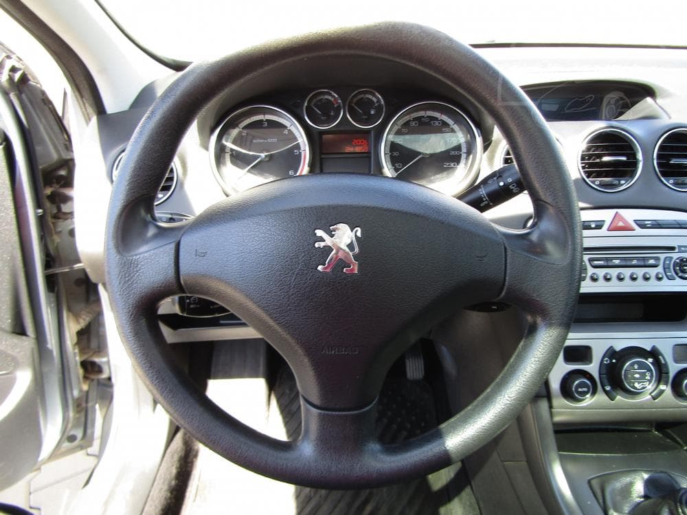 2011 Peugeot 308 - 40