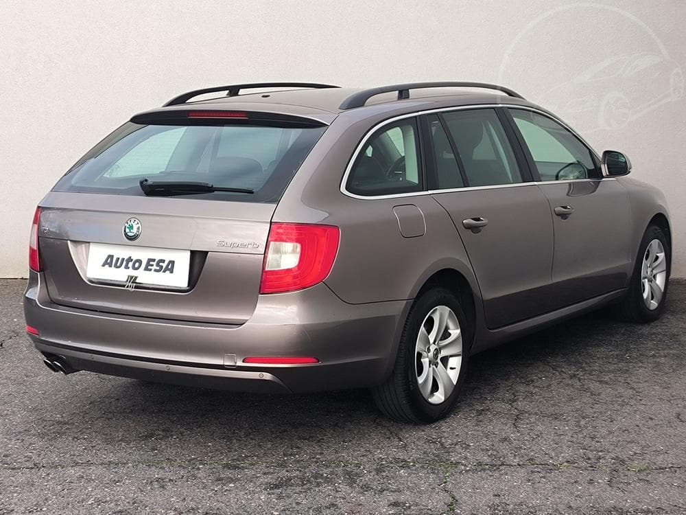 2011 Škoda SUPERB - 7