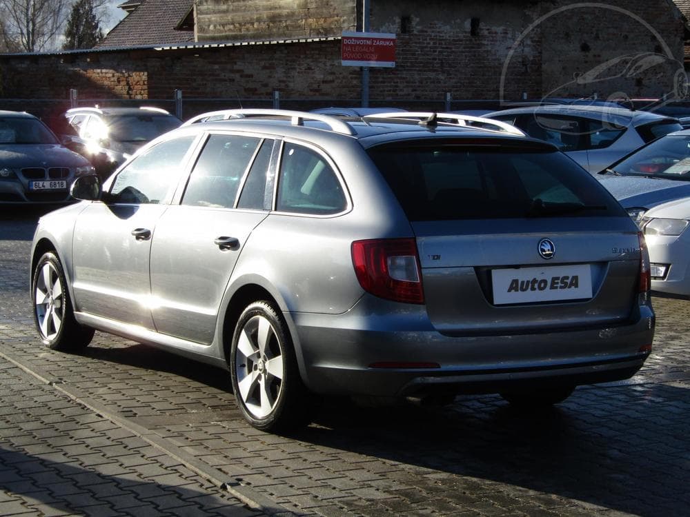 2012 Škoda SUPERB - 11