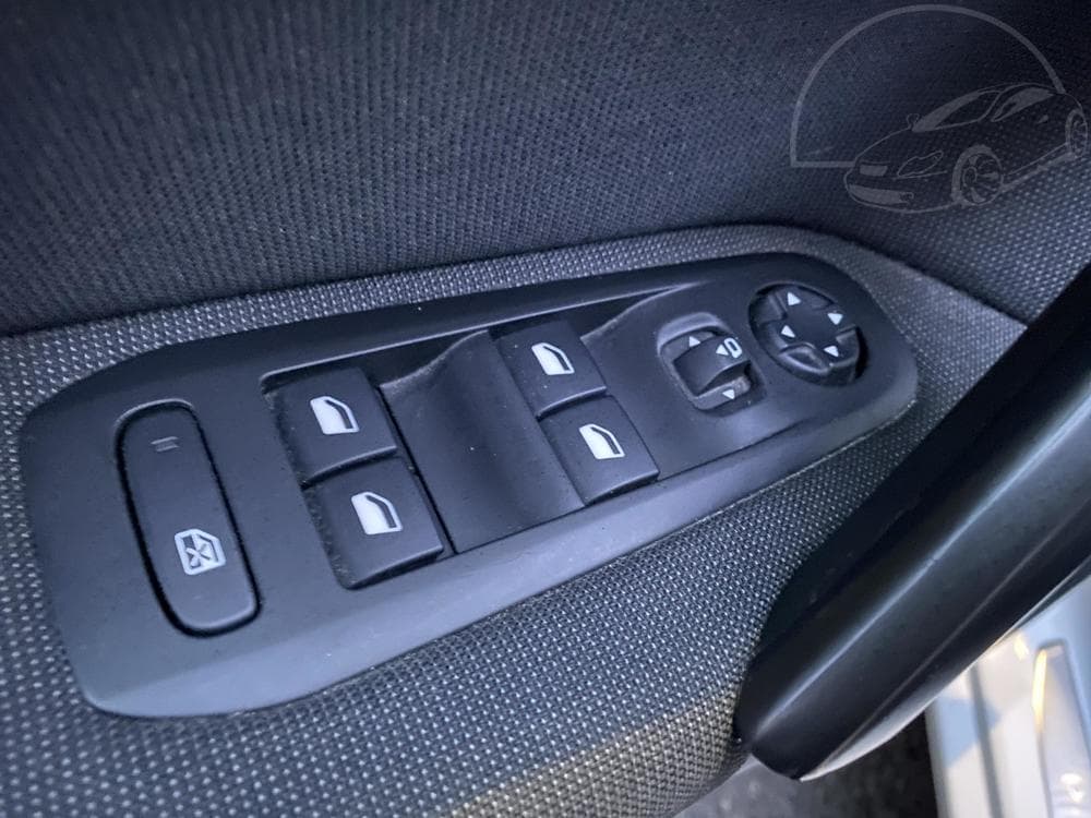 2019 Peugeot 308 - 11