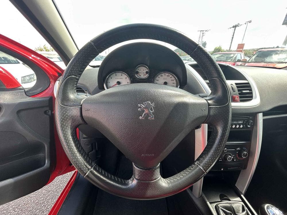 2011 Peugeot 207 - 12