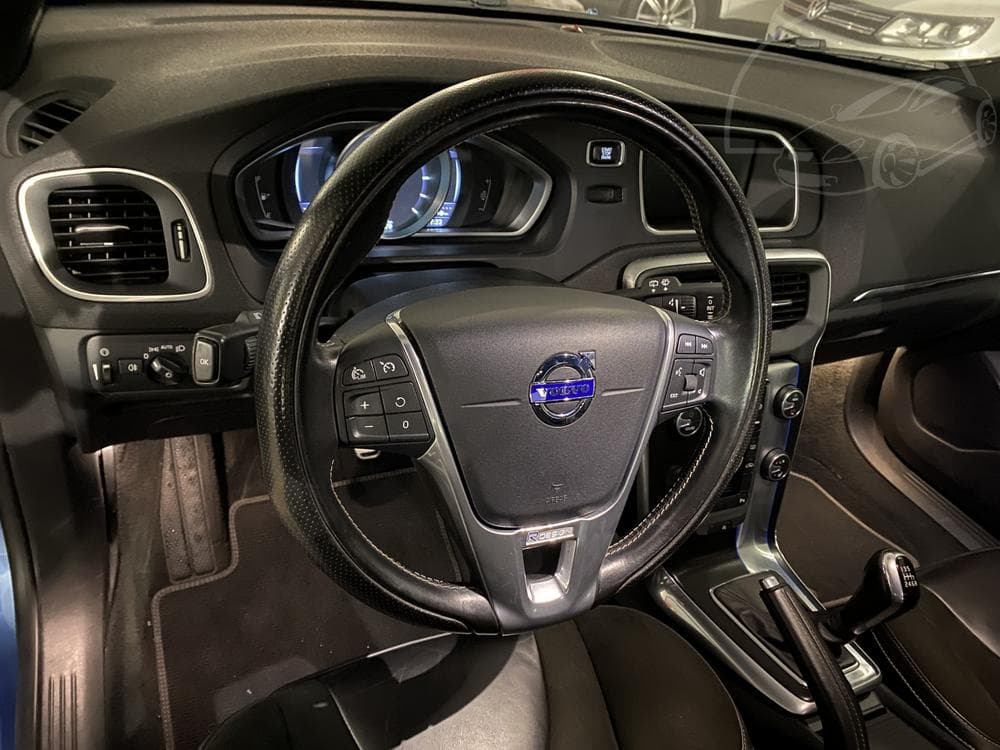 2015 Volvo V40 - 12