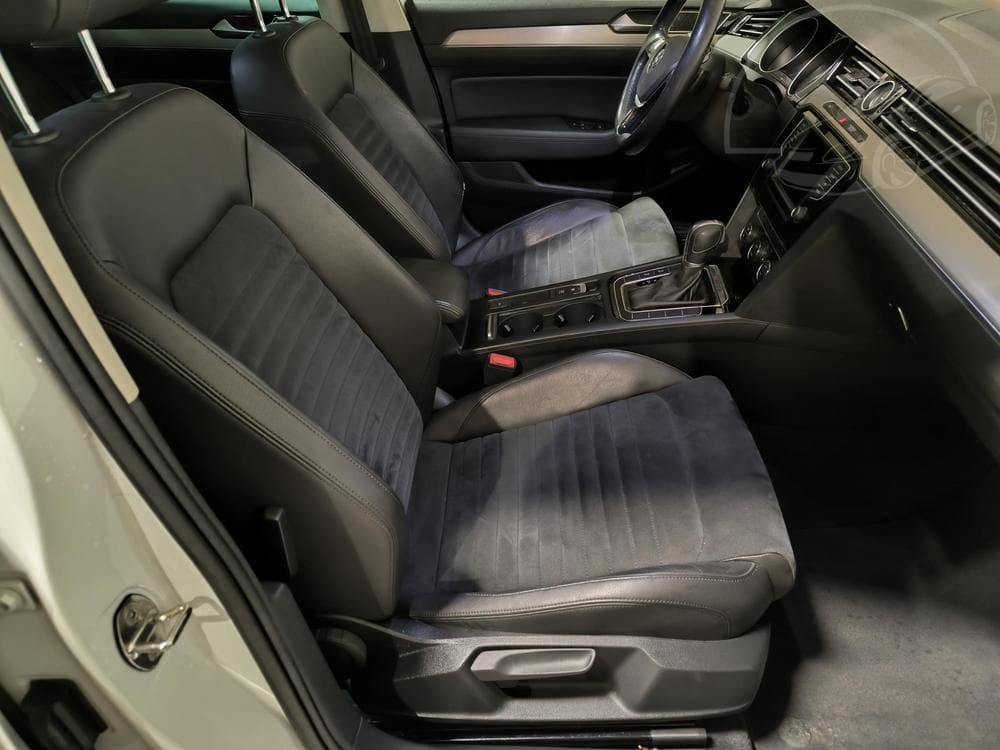 2015 Volkswagen PASSAT - 34